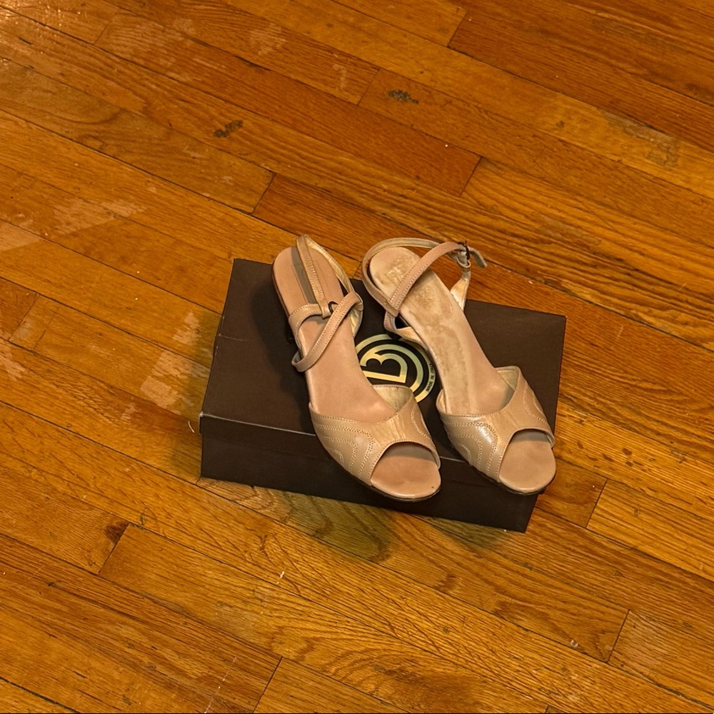Vintage 1970’s leather Bandolino sandals